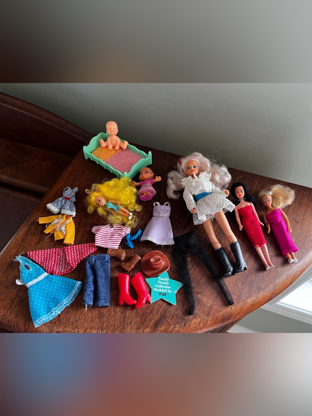 Assorted vintage mini Dolls lot Accessories totsy lil babies barbie glamour gals
